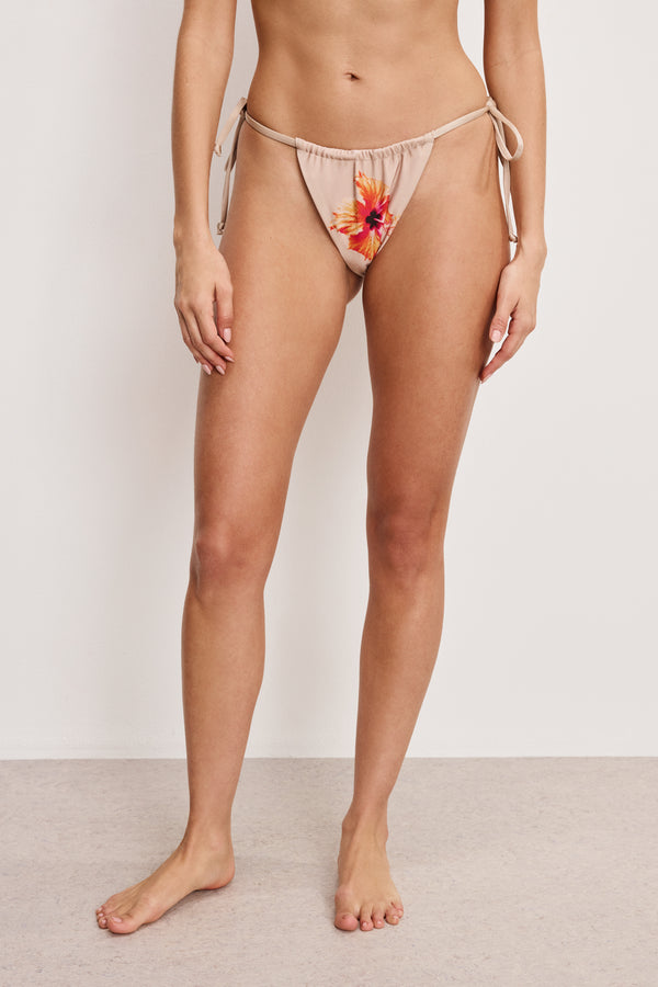 model: Size 0 |
