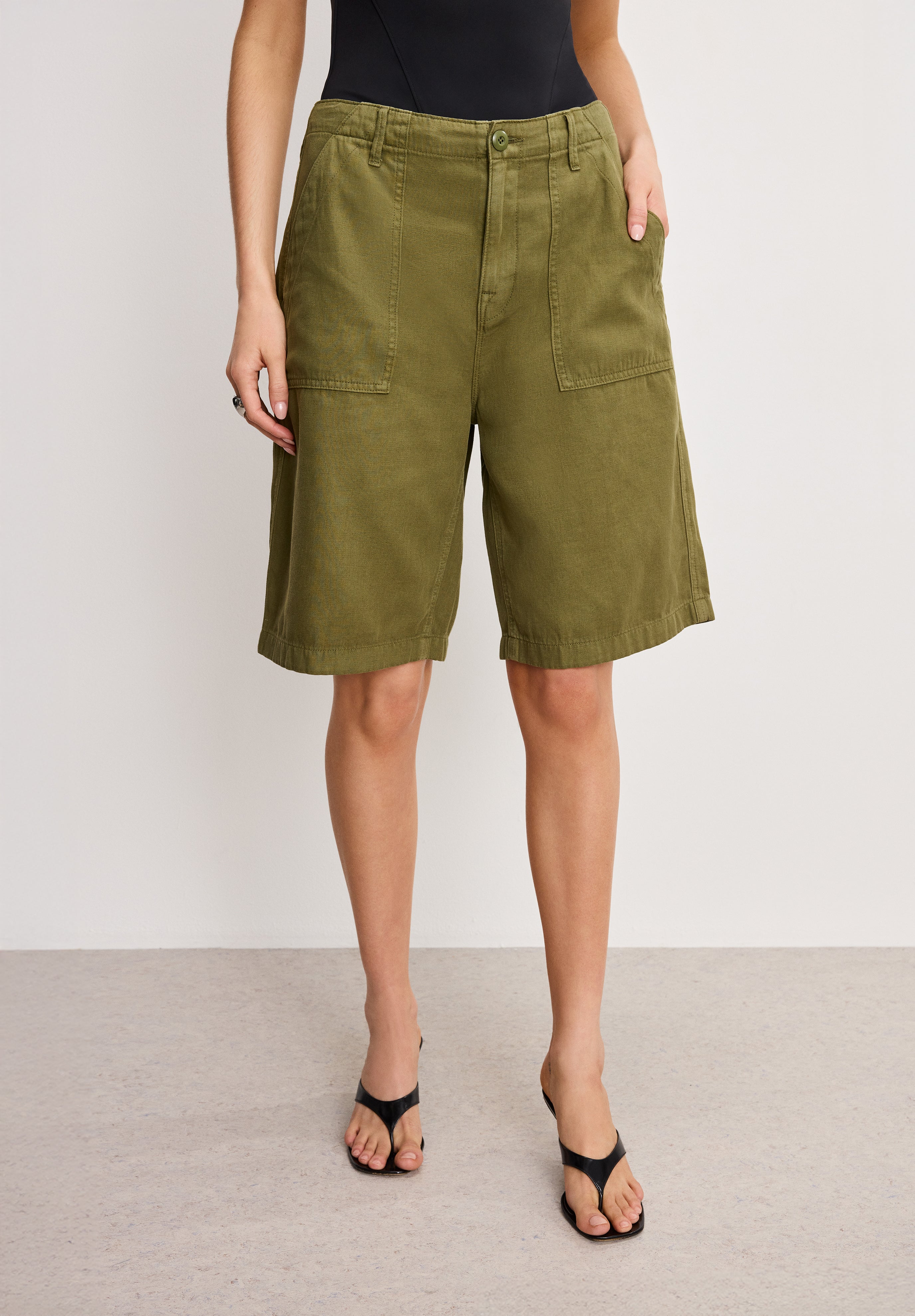 LITE LINEN BERMUDA SHORT | MARTINI OLIVE002 – GOOD AMERICAN