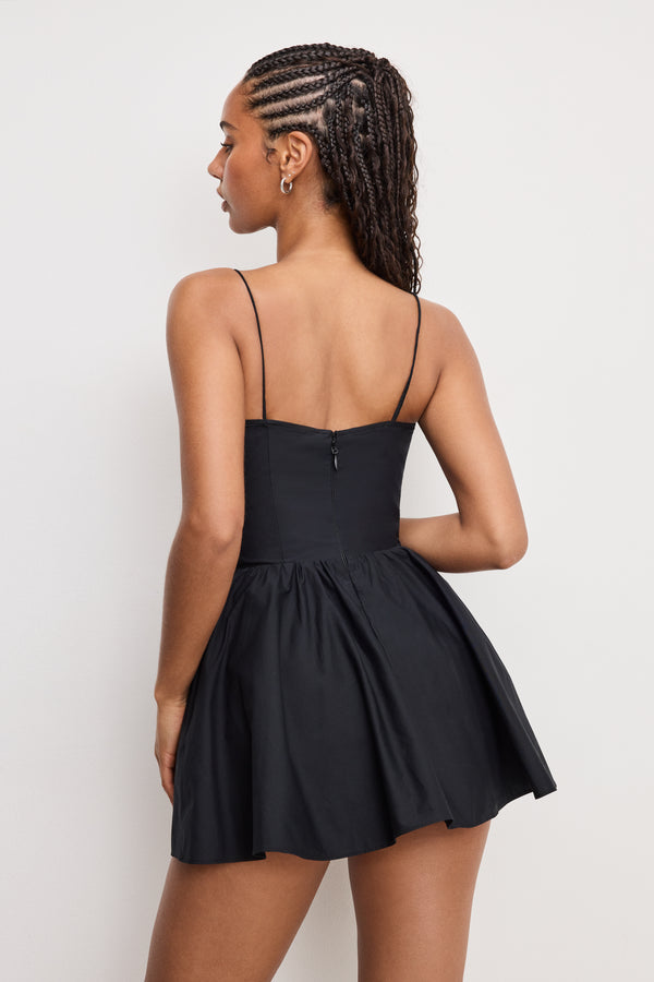 model: Size 0 |