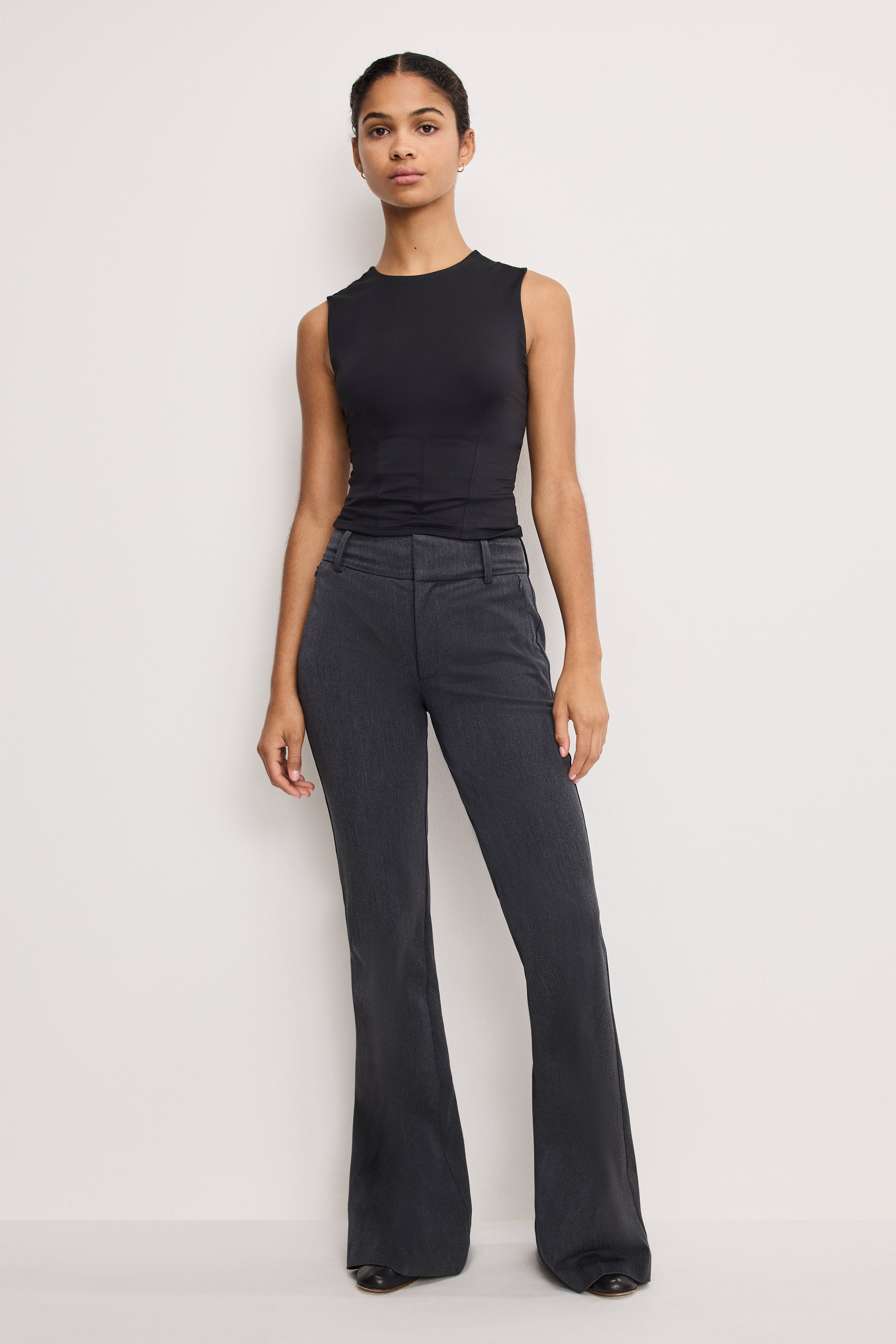 ESSENTIAL SUITING FLARE TROUSERS | DARK HEATHER GRAY – GOOD AMERICAN