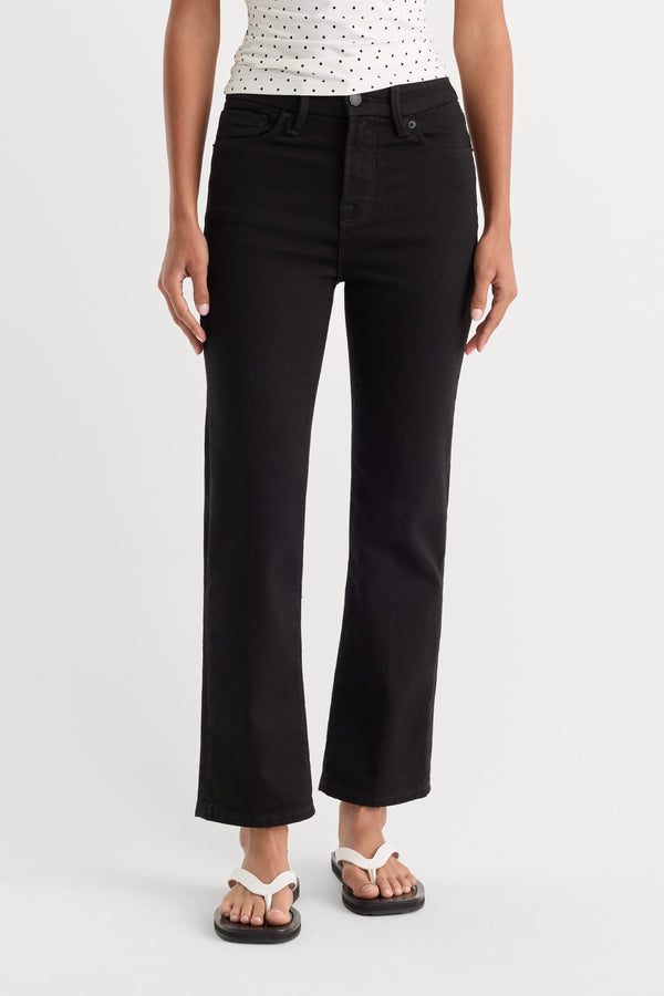 NEVER FADE GOOD PETITE STRAIGHT JEANS | BLACK
