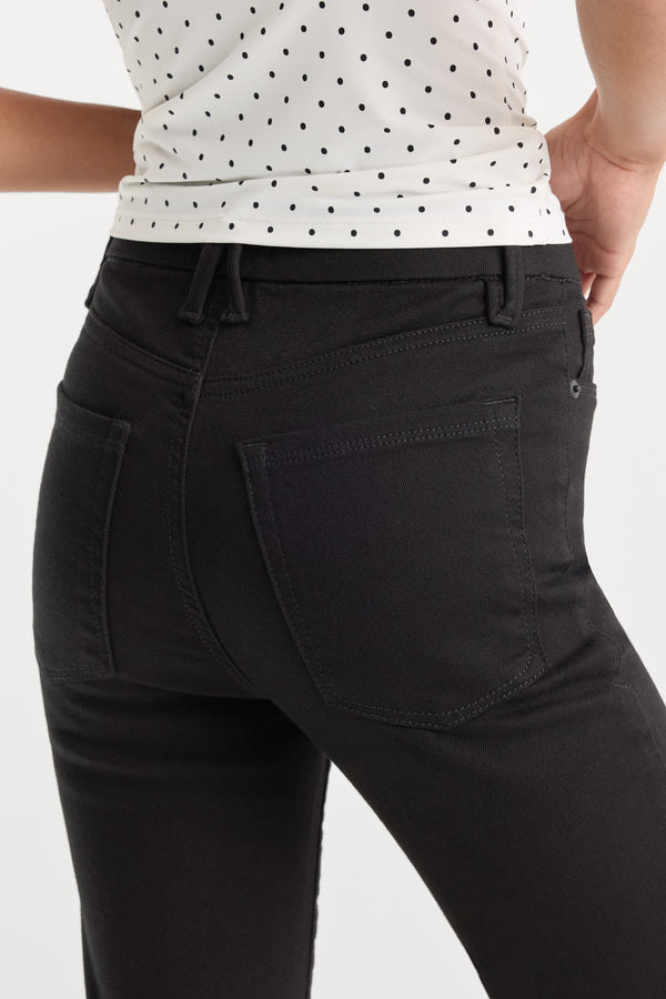 NEVER FADE GOOD PETITE STRAIGHT JEANS | BLACK