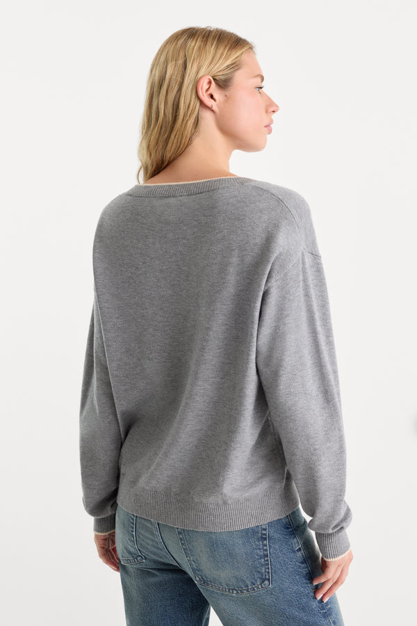 THE COZY V NECK SWEATER | HEATHER GREY001