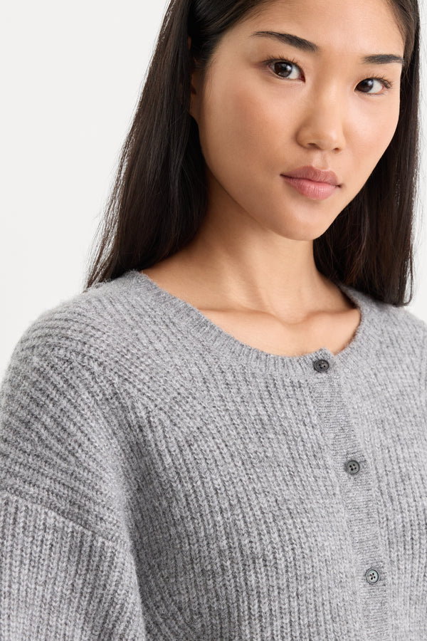 THE CHUNKY KNIT CARDIGAN | HEATHER GREY