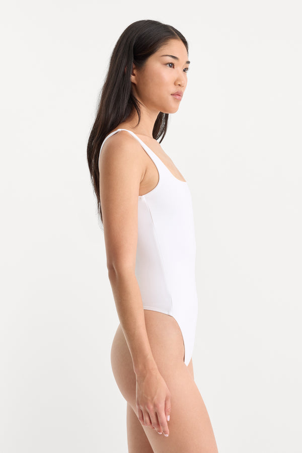 SCULPTING MODERN TANK BODYSUIT | WHITE001