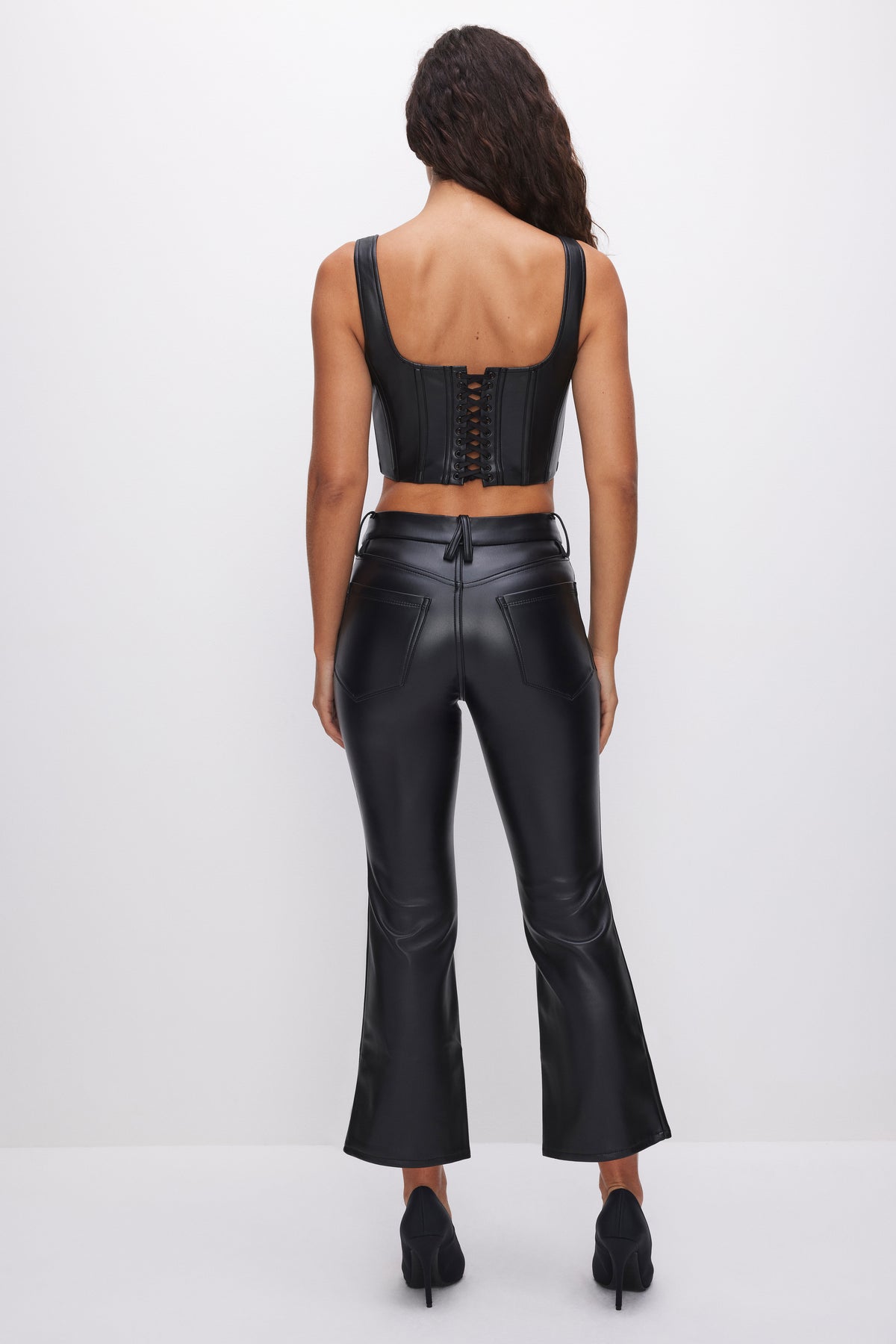 GOOD LEGS CROPPED MINI BOOT FAUX LEATHER PANTS | BLACK001-4 | GOOD AMERICAN | MODEL_A