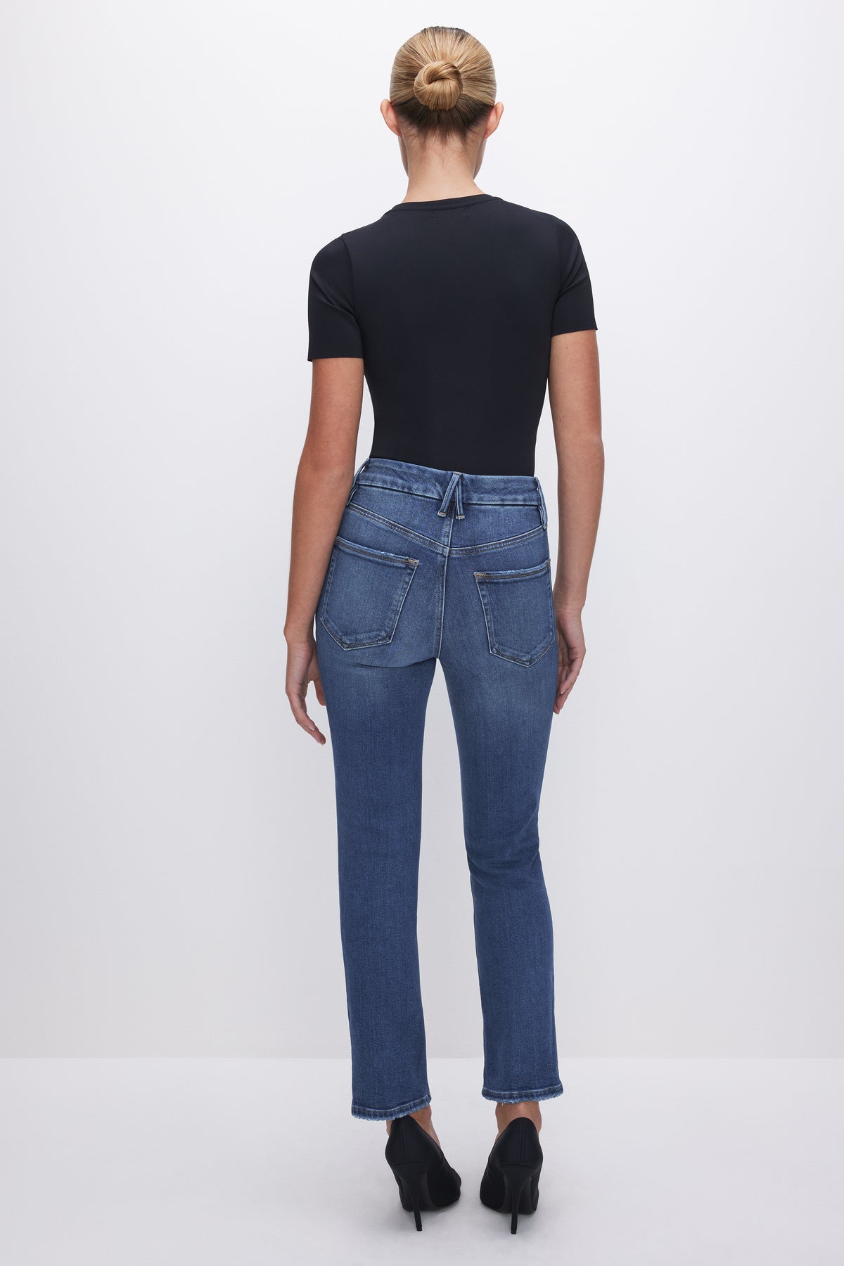 GOOD STRAIGHT COMPRESSION JEANS | INDIGO271-4 | GOOD AMERICAN | MODEL_A