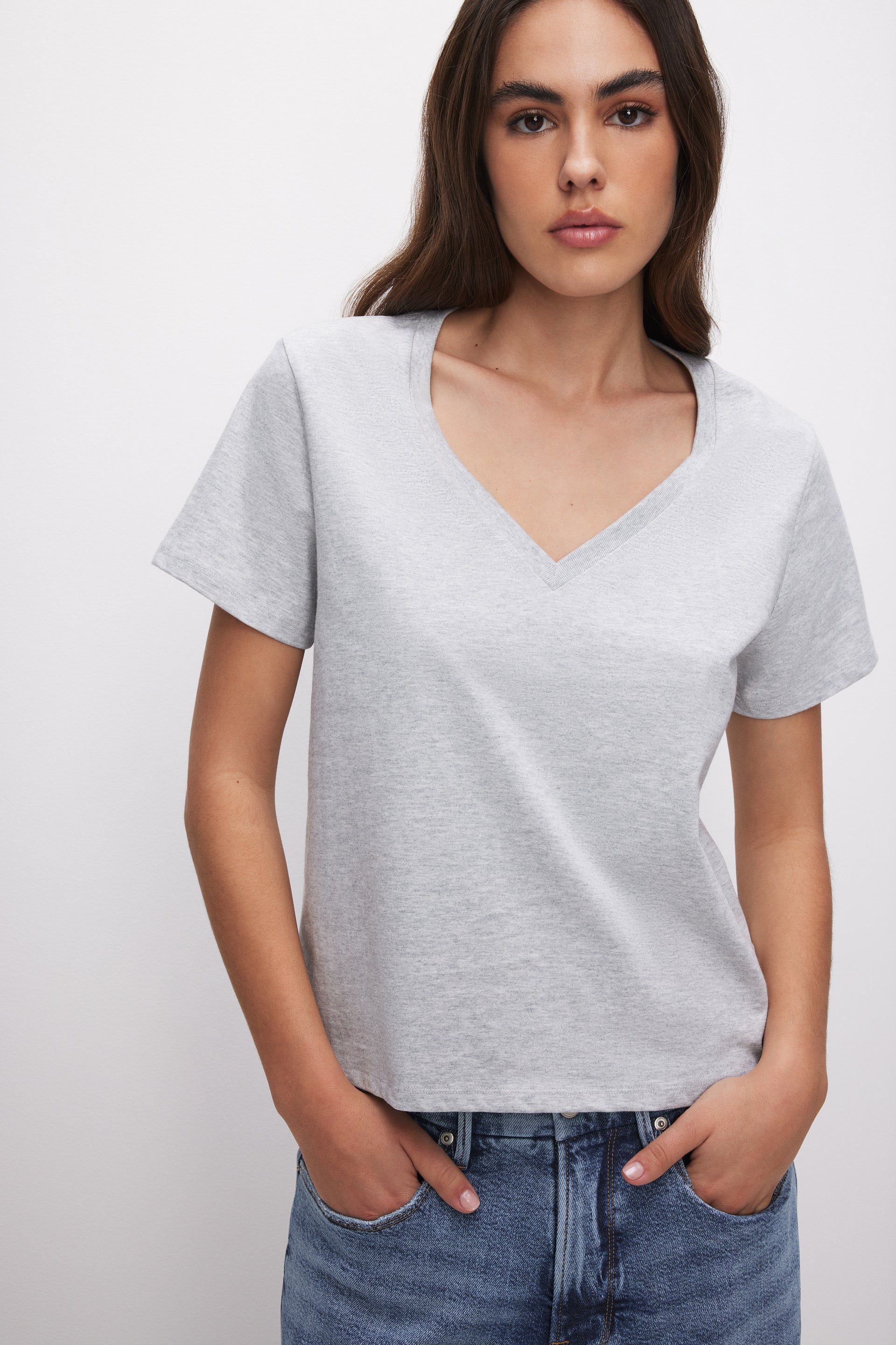 COTTON CLASSIC V NECK TEE HEATHER GREY001