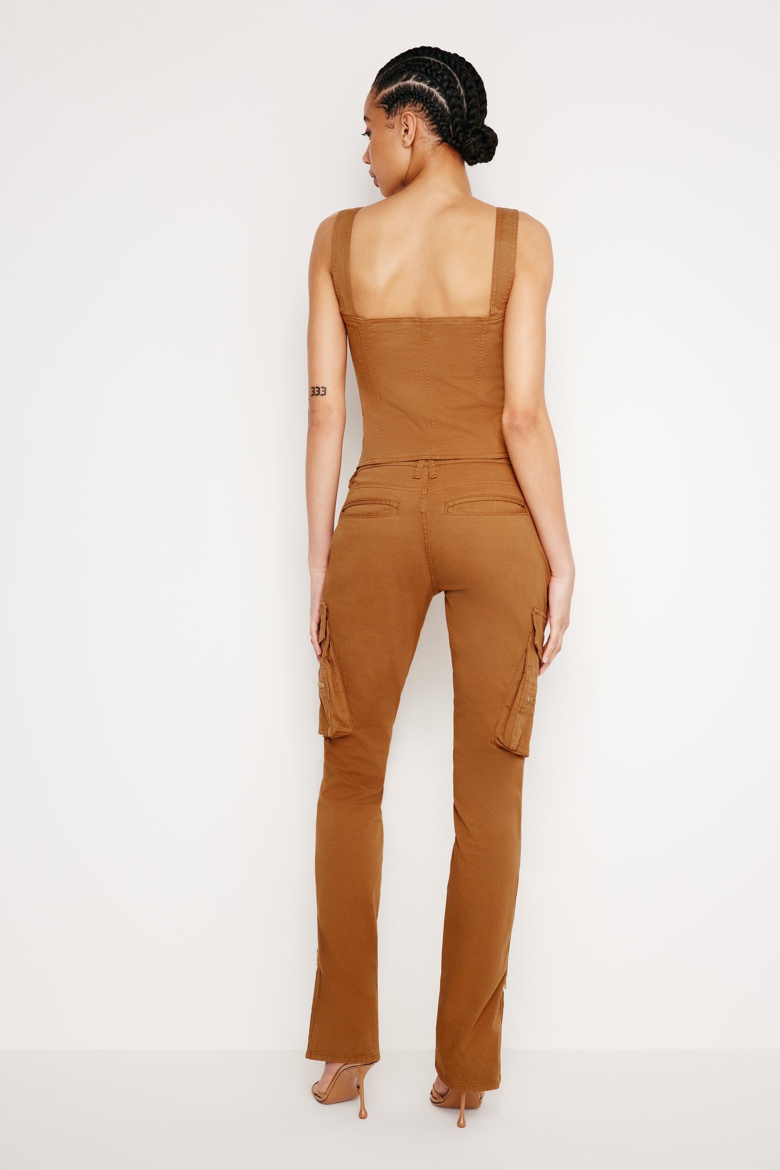 model: Size 0 |