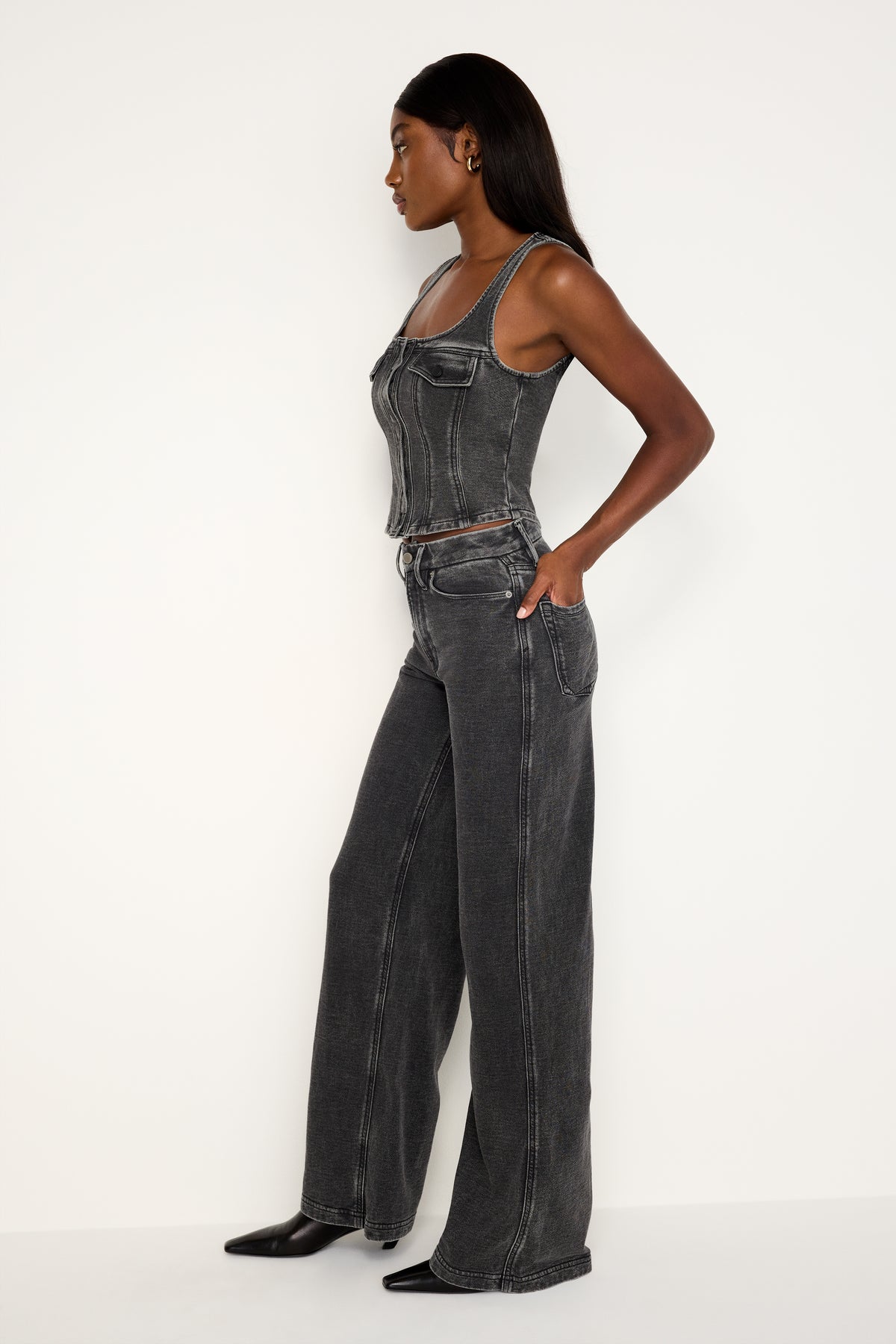 JEANIUS GOOD SKATE SWEATPANTS | BLACK322-3 | GOOD AMERICAN | MODEL_A