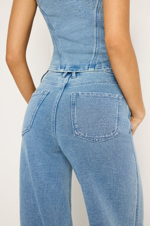 model: Size 0 |