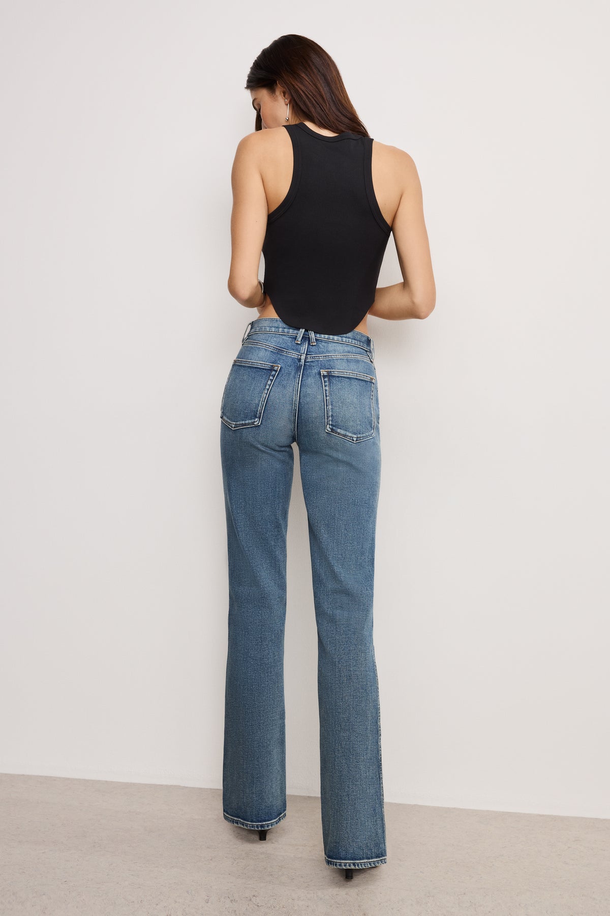 GOOD COWBOY BOOTCUT JEANS | INDIGO783-4 | GOOD AMERICAN | MODEL_A