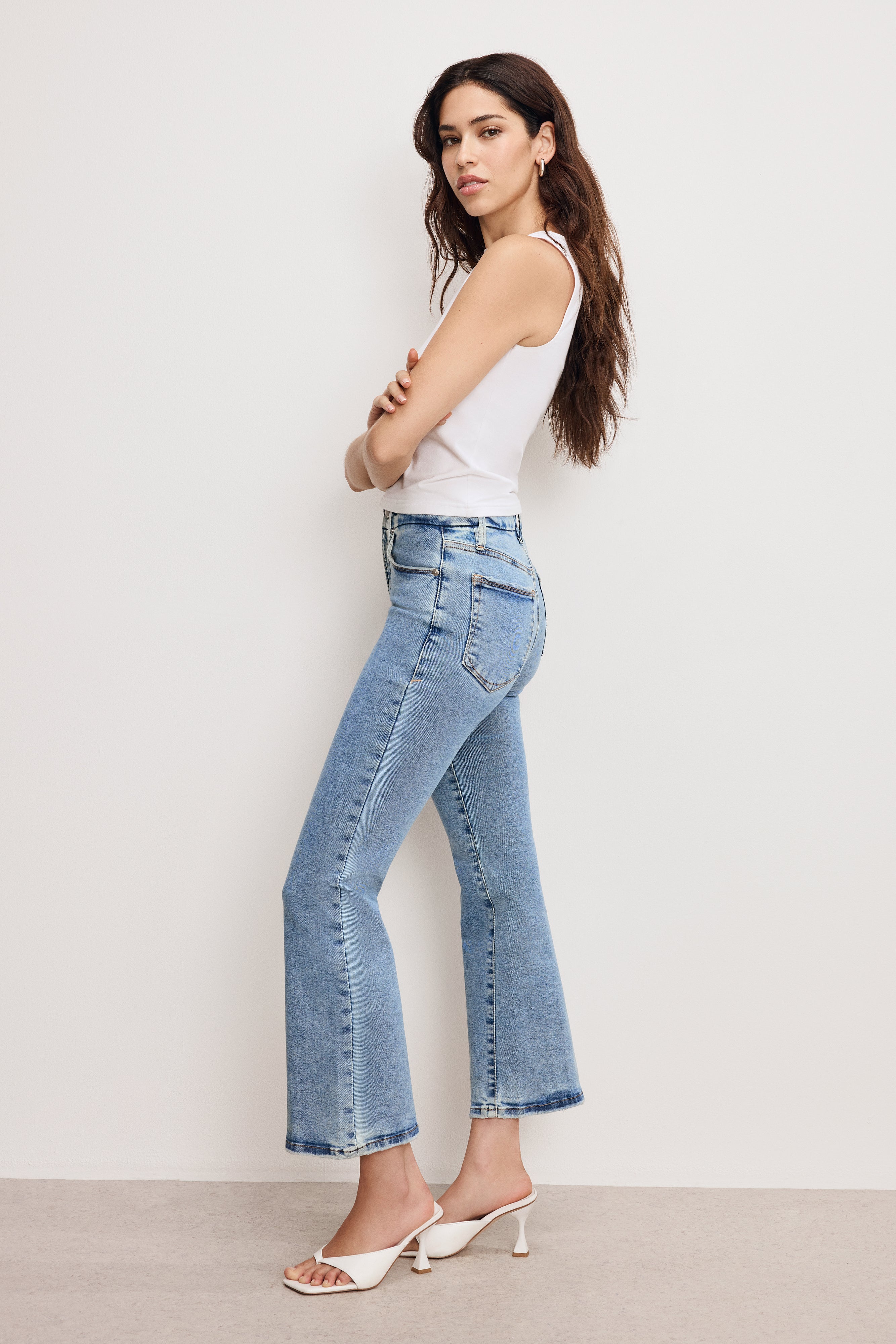 GOOD LEGS CROP MINI BOOT JEANS | BLUE670 – GOOD AMERICAN
