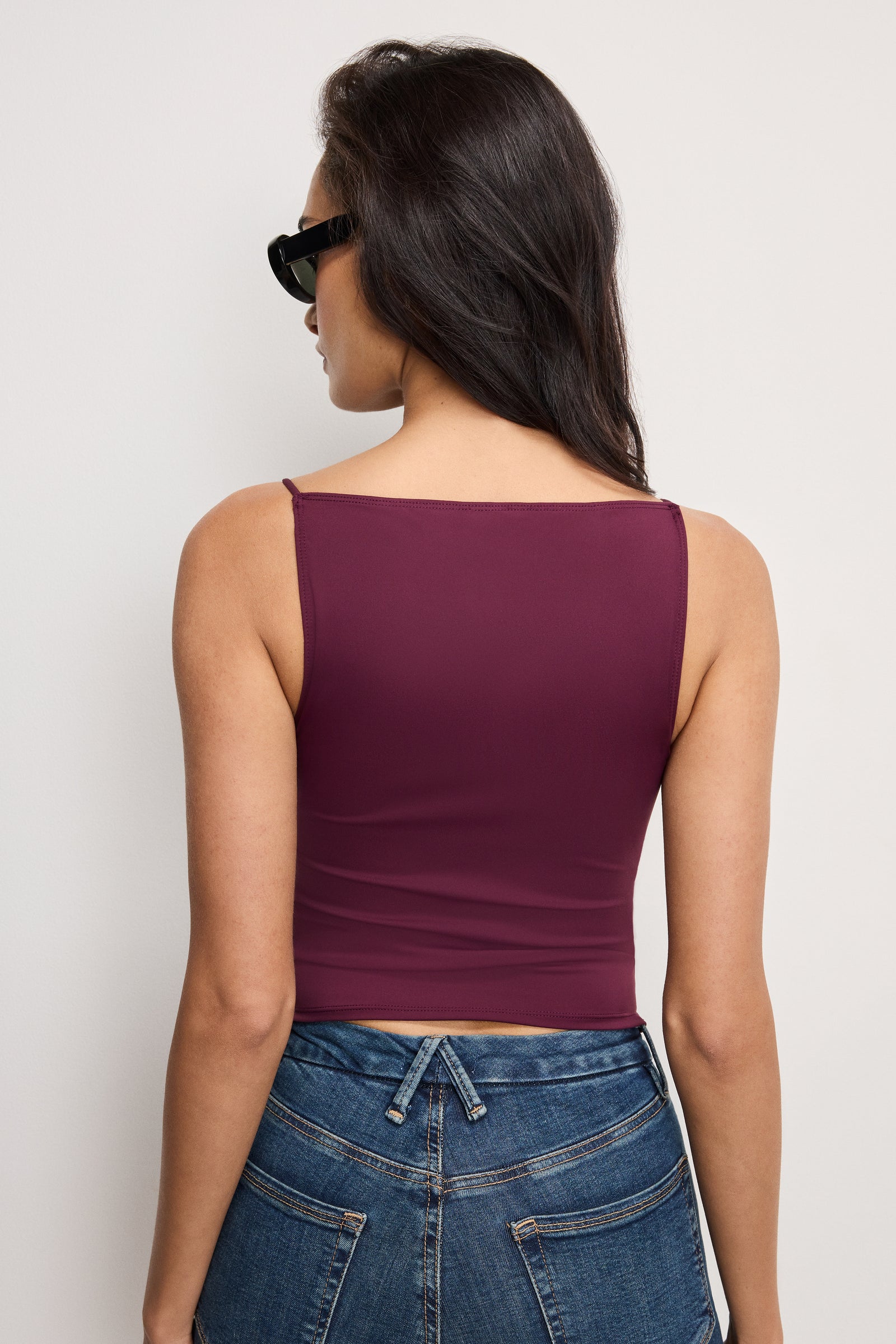 WEIGHTLESS SLEEVELESS TANK | FIG007