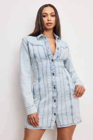 model: Size 8 | 