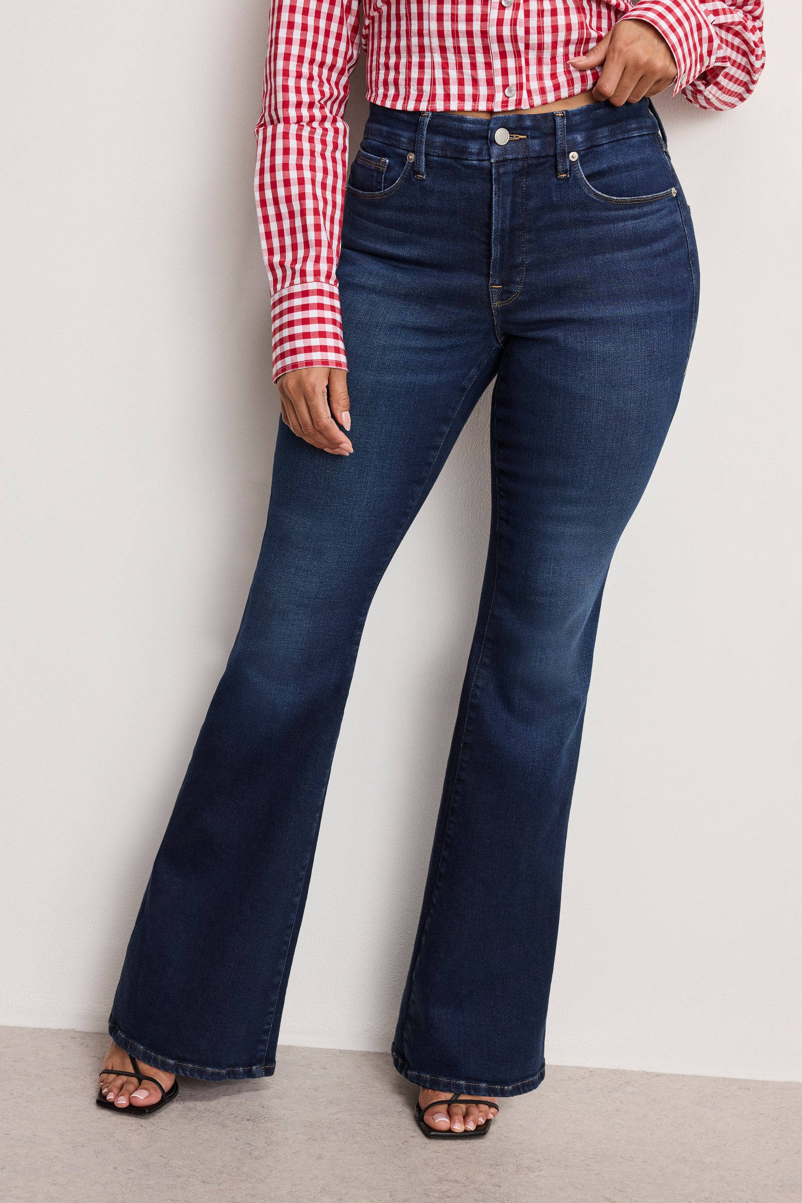 model: Size 8 | 