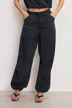 TWILL PARACHUTE PANTS | BLACK001