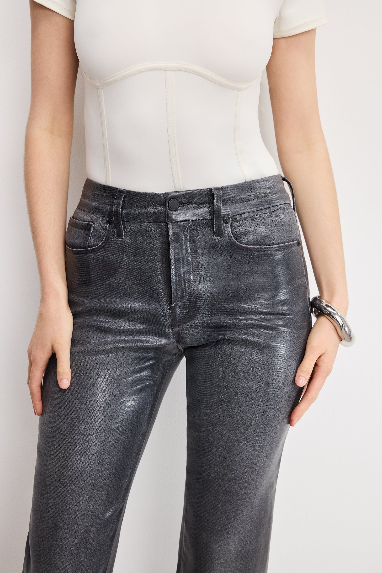 SOFT TECH GOOD LEGS STRAIGHT COATED JEANS | BLACK402