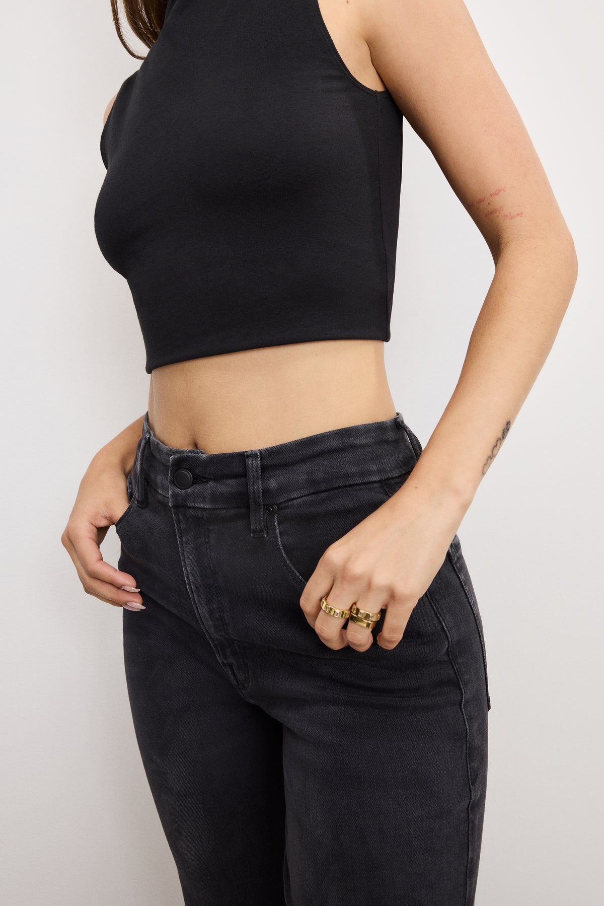 SOFT TECH GOOD TRUE STRAIGHT JEANS | BLACK343-4 | GOOD AMERICAN | MODEL_A