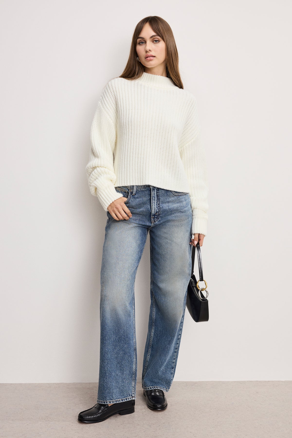 CHUNKY KNIT MOCK NECK SWEATER | IVORY003-1 | GOOD AMERICAN | MODEL_A