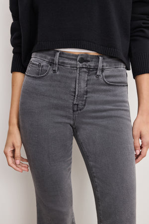 SOFT TECH GOOD LEGS CROPPED MINI BOOT JEANS | BLACK405