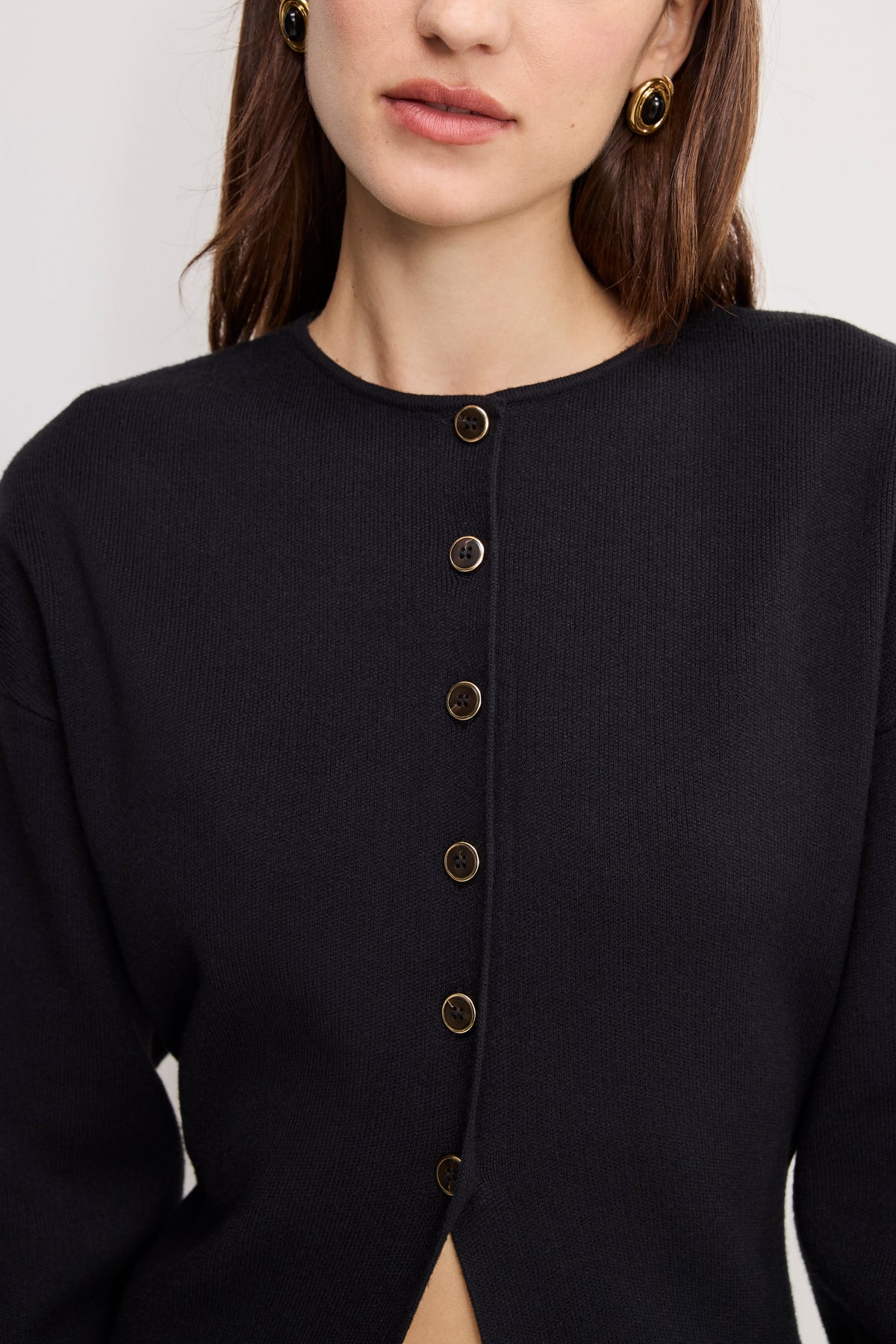 EXAGGERATED SLEEVE CARDIGAN SWEATER | BLACK001-5 | GOOD AMERICAN | MODEL_A