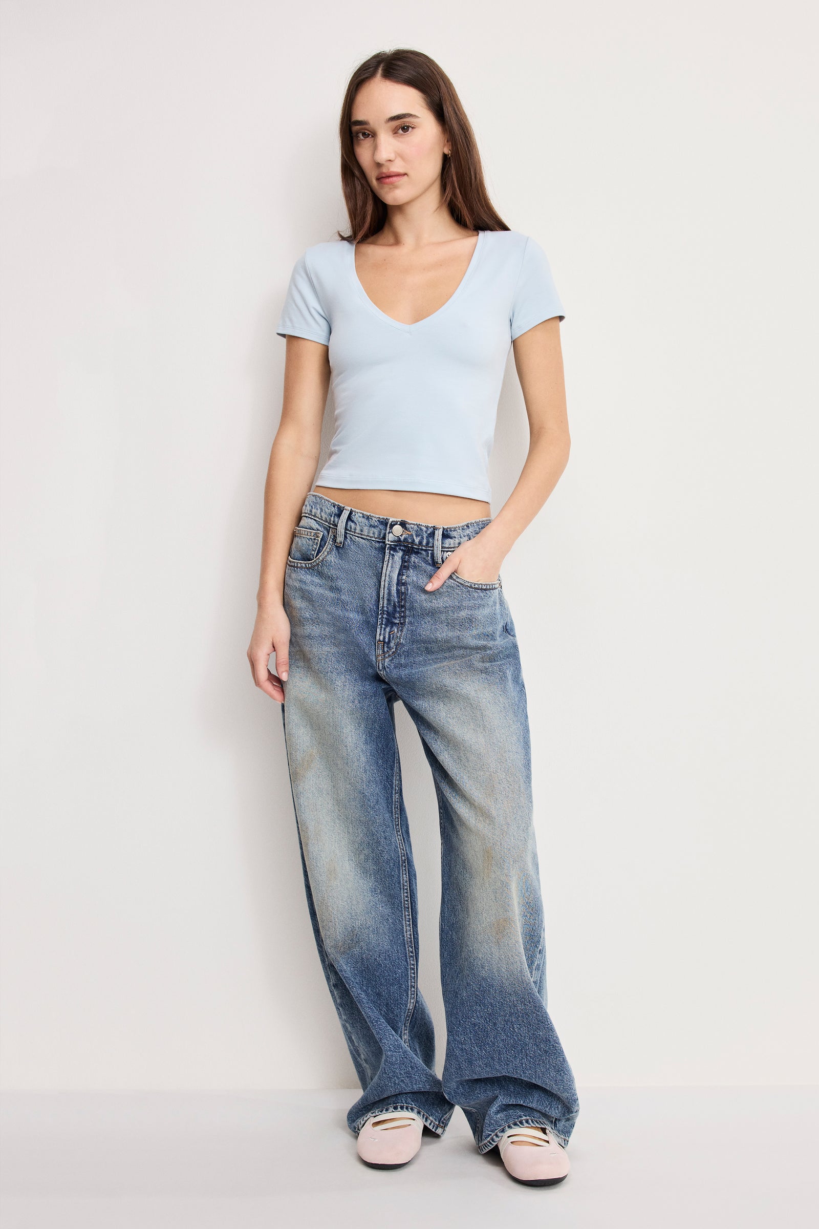 SUPER STRETCH V NECK BABY TEE | SKY