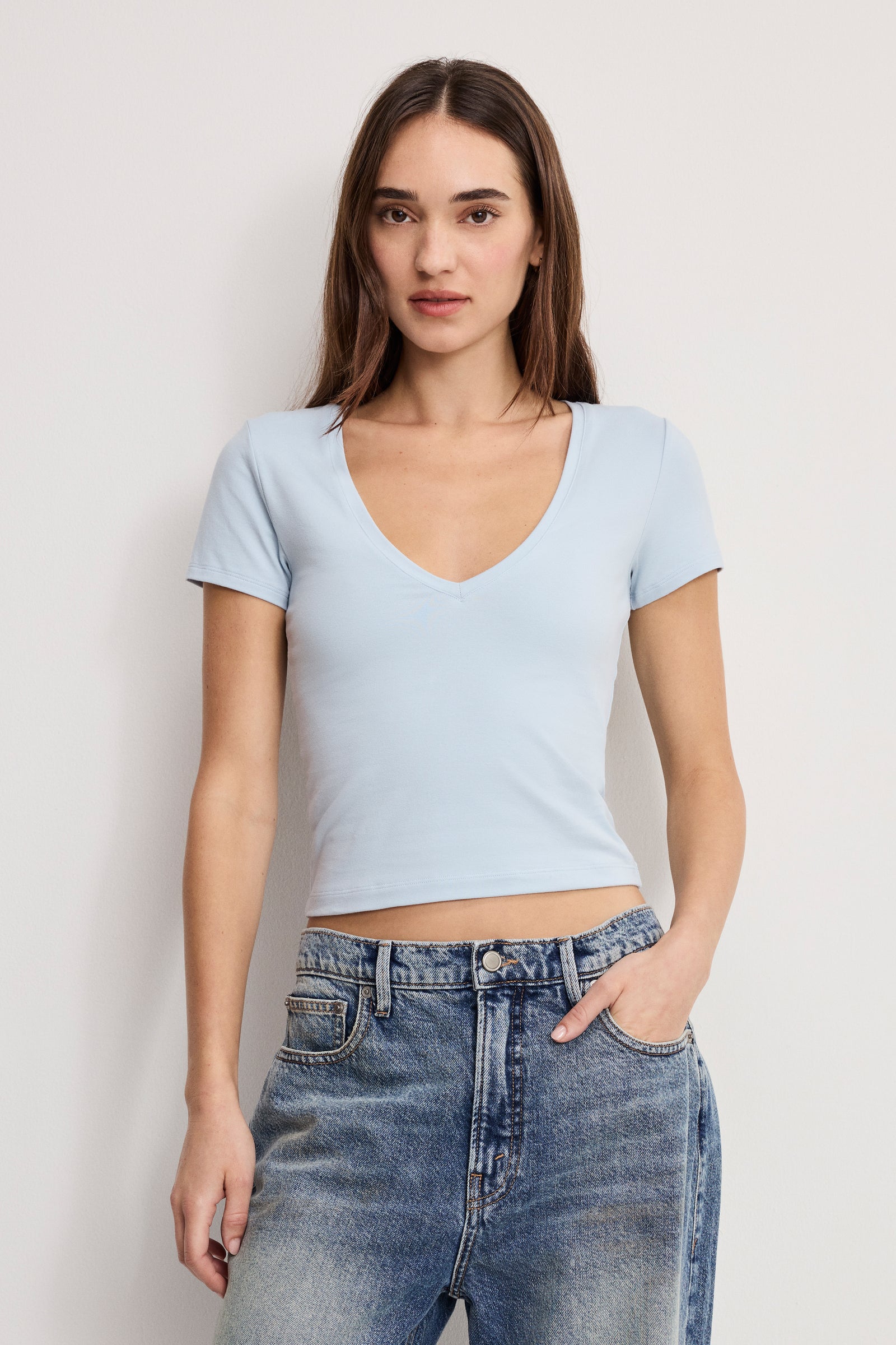 SUPER STRETCH V NECK BABY TEE | SKY