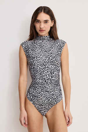 WEIGHTLESS SCULPTING  BODYSUIT | BLACK AND GREY LEOPARD