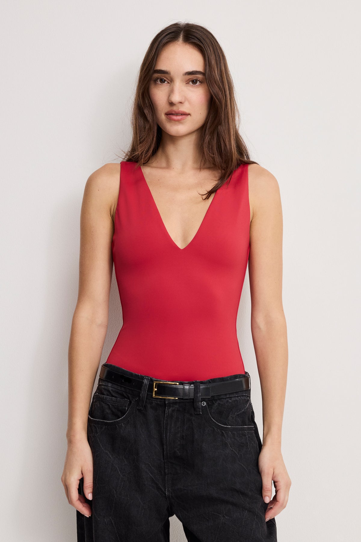 SCULPTING DEEP V BODYSUIT | RUBY-1 | GOOD AMERICAN | MODEL_A