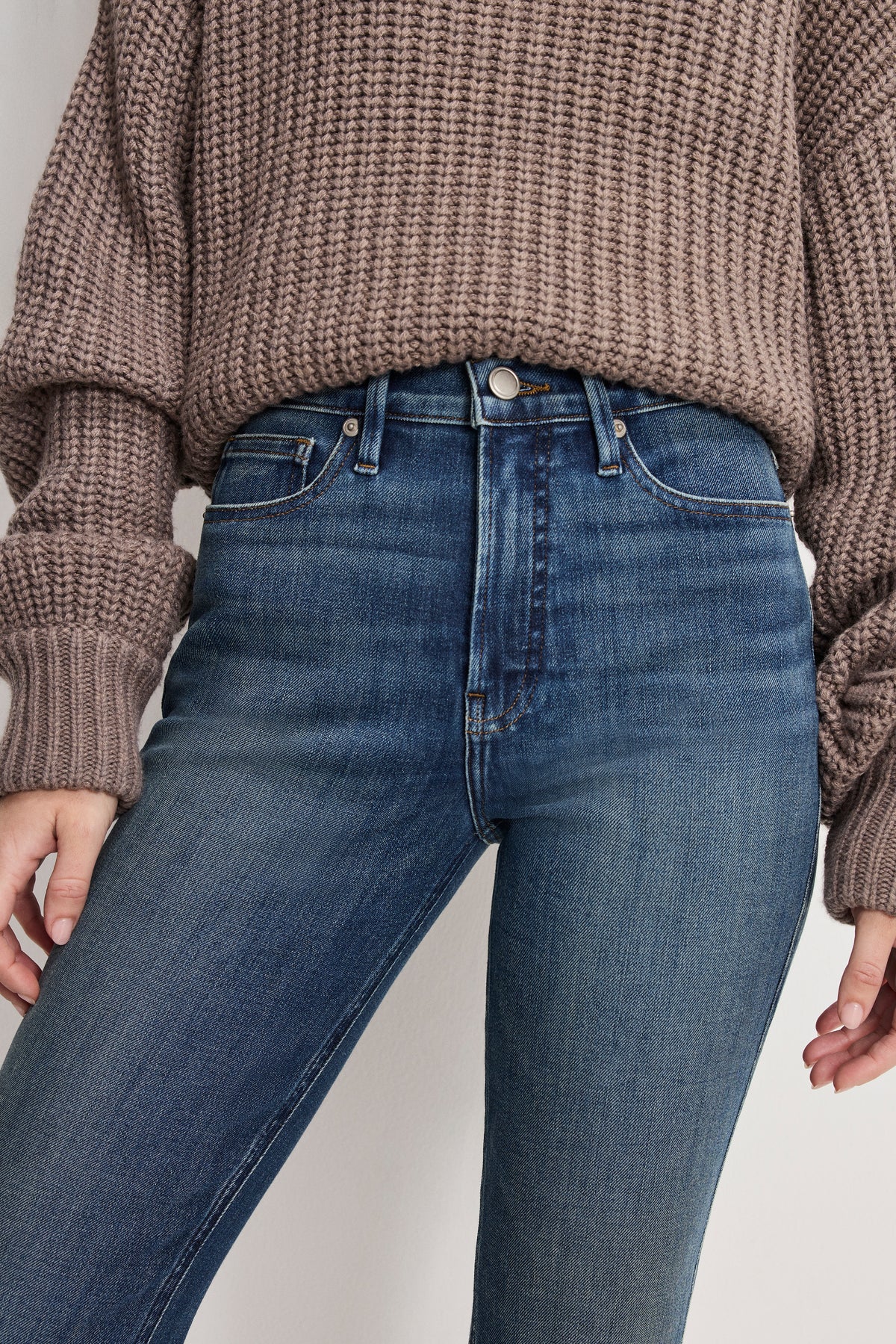 GOOD STANDARD KICK FLARE JEANS | INDIGO1147-4 | GOOD AMERICAN | MODEL_A