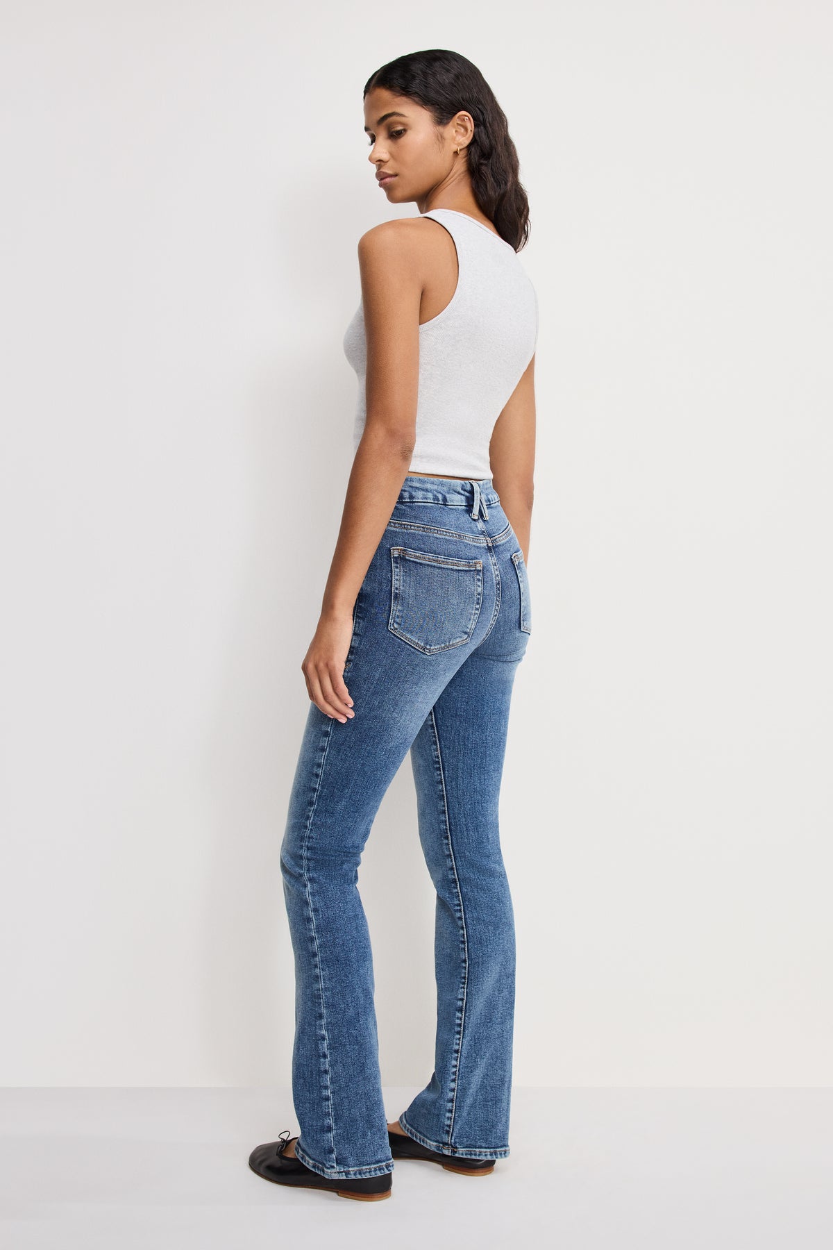 COMPRESSION GOOD CLASSIC BOOTCUT JEANS | INDIGO254-9 | GOOD AMERICAN | MODEL_A