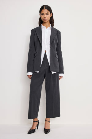 ESSENTIAL SUITING SCULPTED BLAZER | DARK HEATHER GRAY