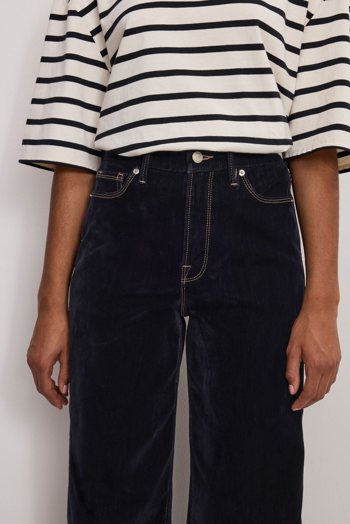 GOOD SKATE FLOCKED DENIM JEANS | INDIGO939-5 | GOOD AMERICAN | MODEL_A