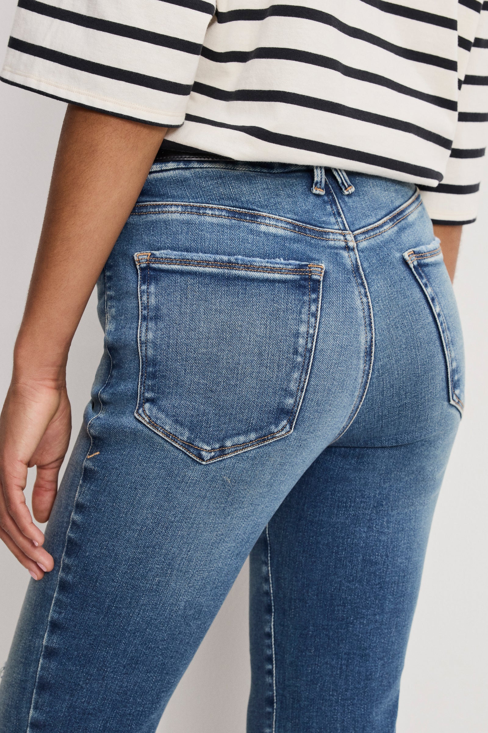 SOFT TECH GOOD LEGS STRAIGHT JEANS | INDIGO1077