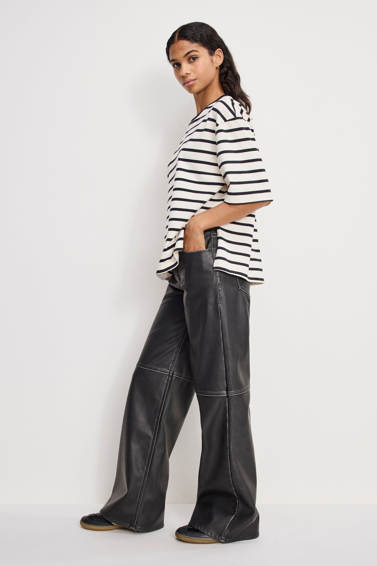 GOOD SKATE FAUX LEATHER PANTS | BLACK001-2 | GOOD AMERICAN | MODEL_A