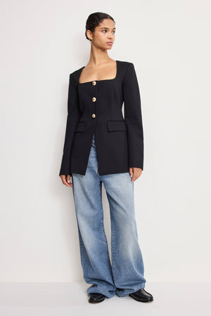 SOFT STRETCH PONTE SCULPTED BLAZER | BLACK001