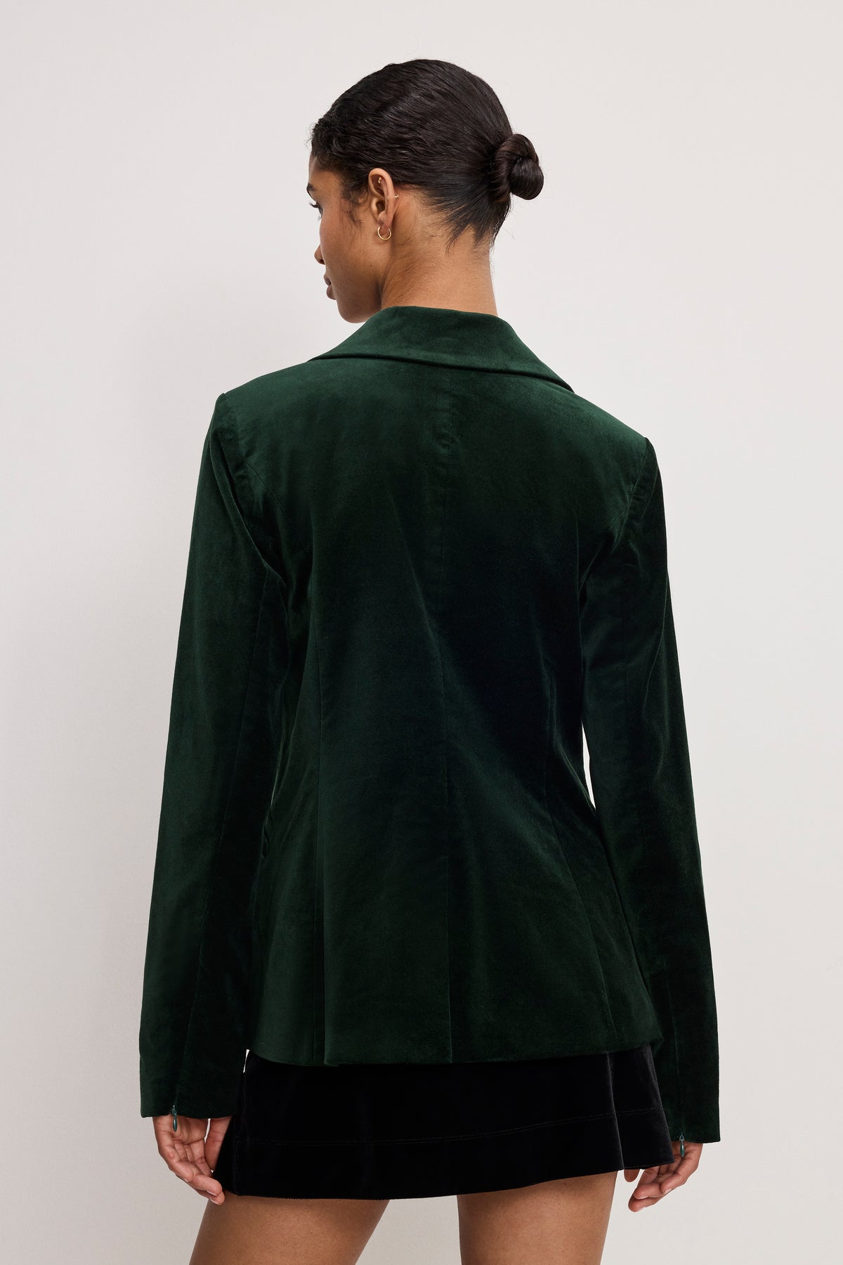 VELVET SCULPTED BLAZER | PINE GREEN003