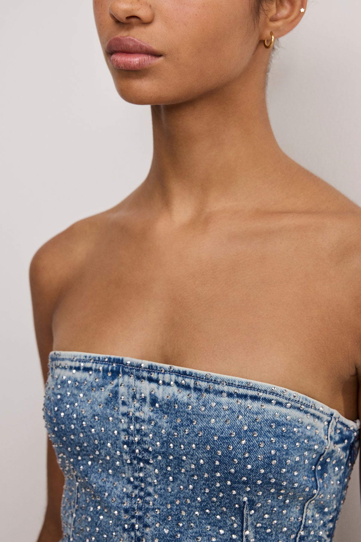 CRYSTAL STRAPLESS MINI DRESS | INDIGO1097-4 | GOOD AMERICAN | MODEL_A