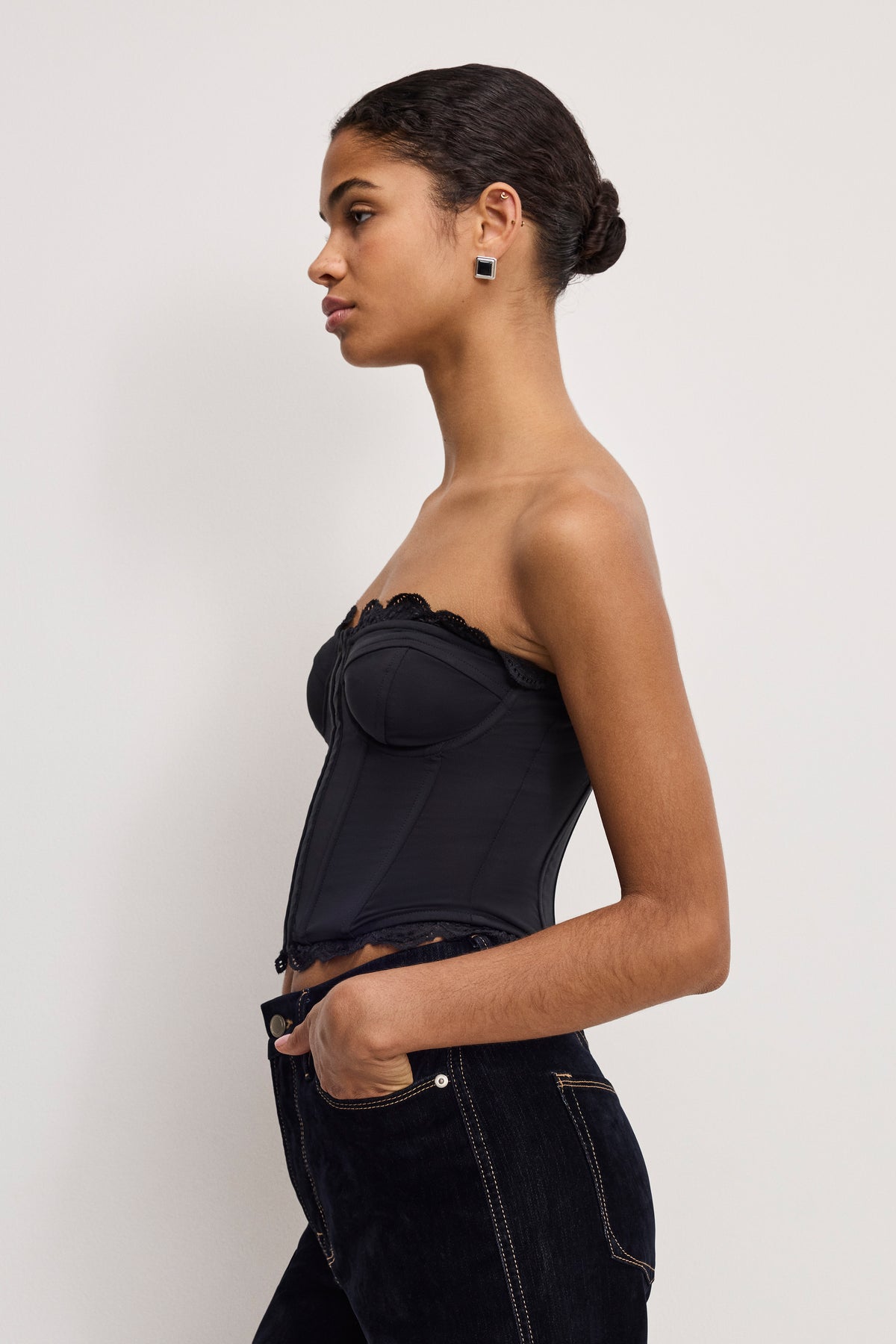MATTE JERSEY LACE TRIM BUSTIER | BLACK001-3 | GOOD AMERICAN | MODEL_A