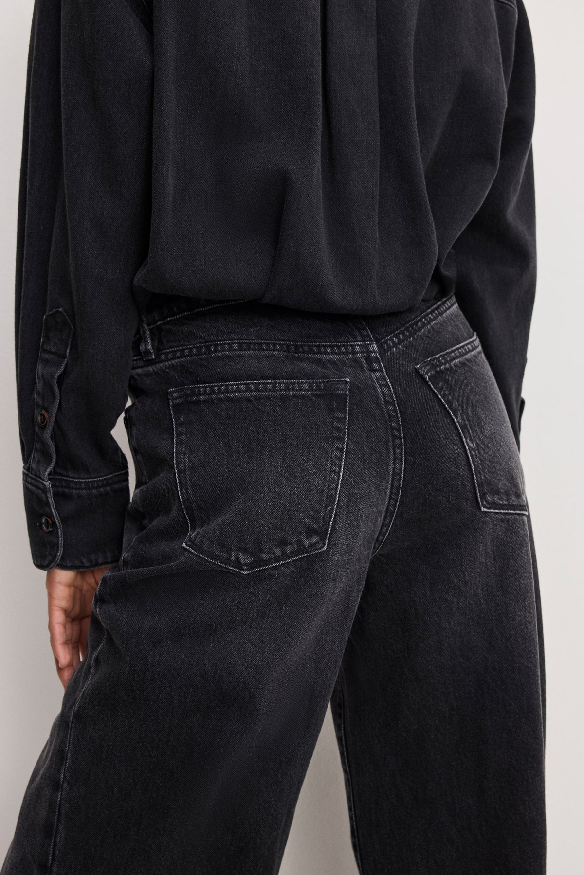 DENIM SHIRT JUMPSUIT | BLACK389-4 | GOOD AMERICAN | MODEL_A