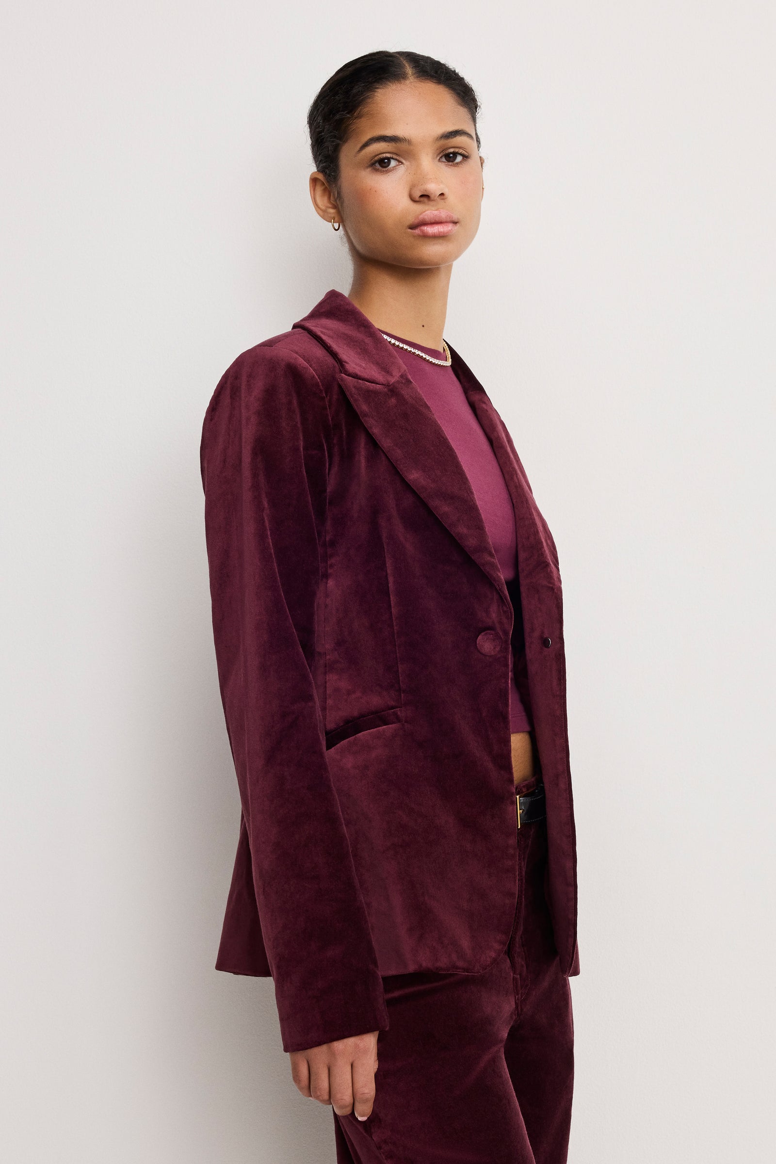 VELVET SCULPTED BLAZER | FIG007