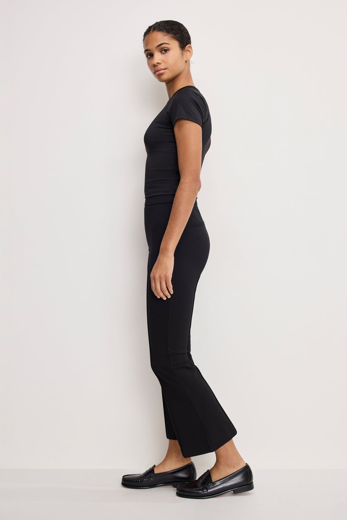 SOFT STRETCH PONTE KICK FLARE PANTS | BLACK001-3 | GOOD AMERICAN | MODEL_A