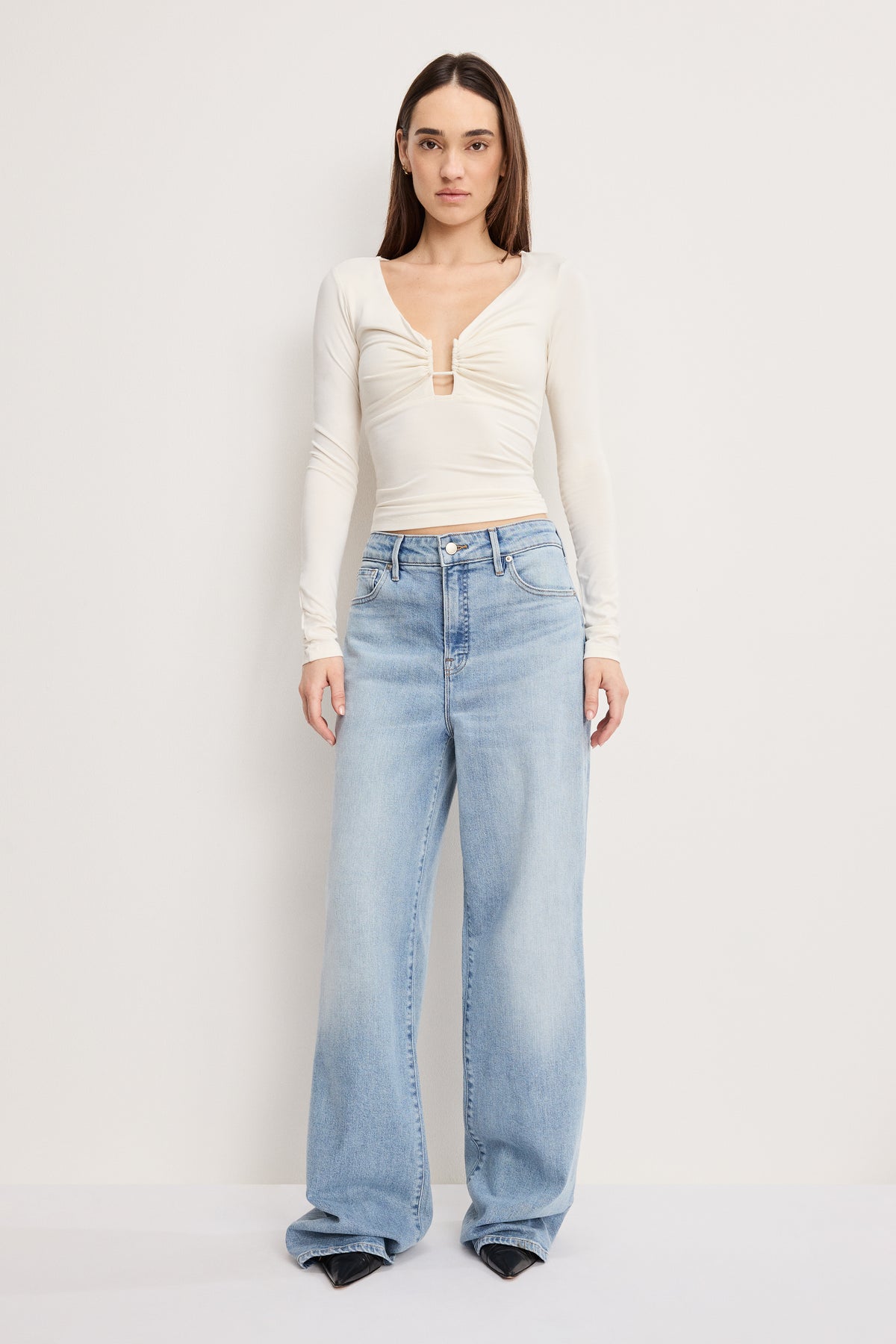 GOOD EASE JEANS | INDIGO1215-1 | GOOD AMERICAN | MODEL_A