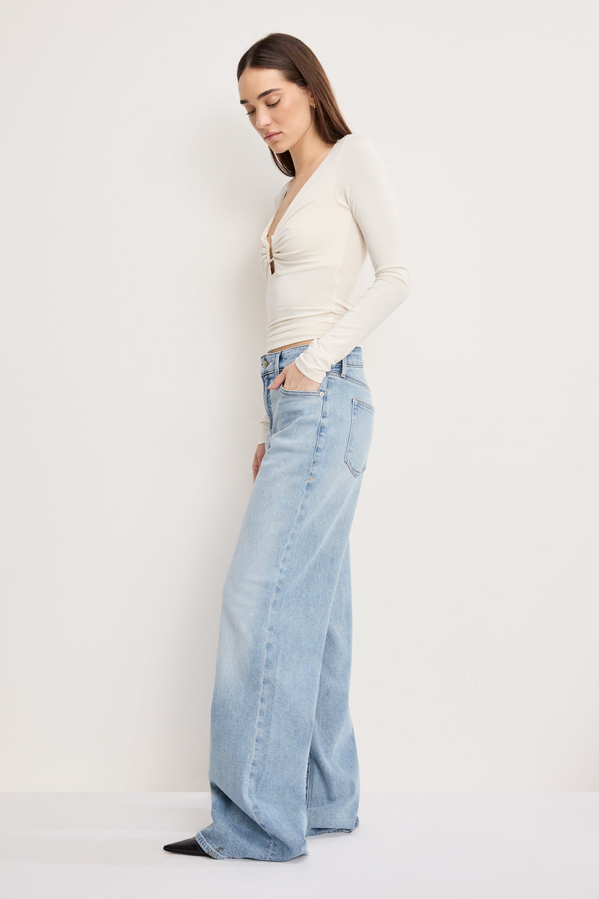 GOOD EASE JEANS | INDIGO1215-3 | GOOD AMERICAN | MODEL_A