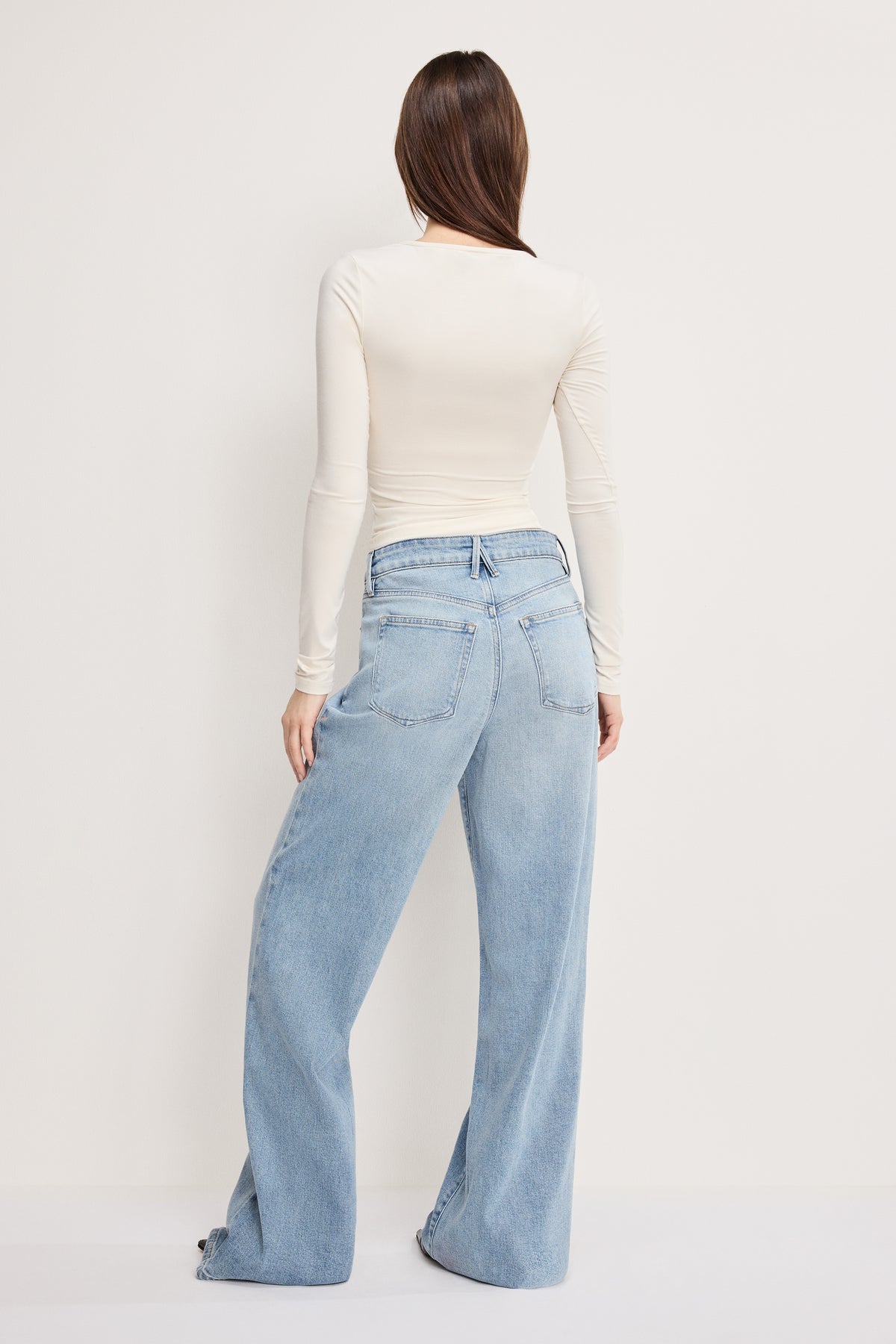 GOOD EASE JEANS | INDIGO1215-5 | GOOD AMERICAN | MODEL_A