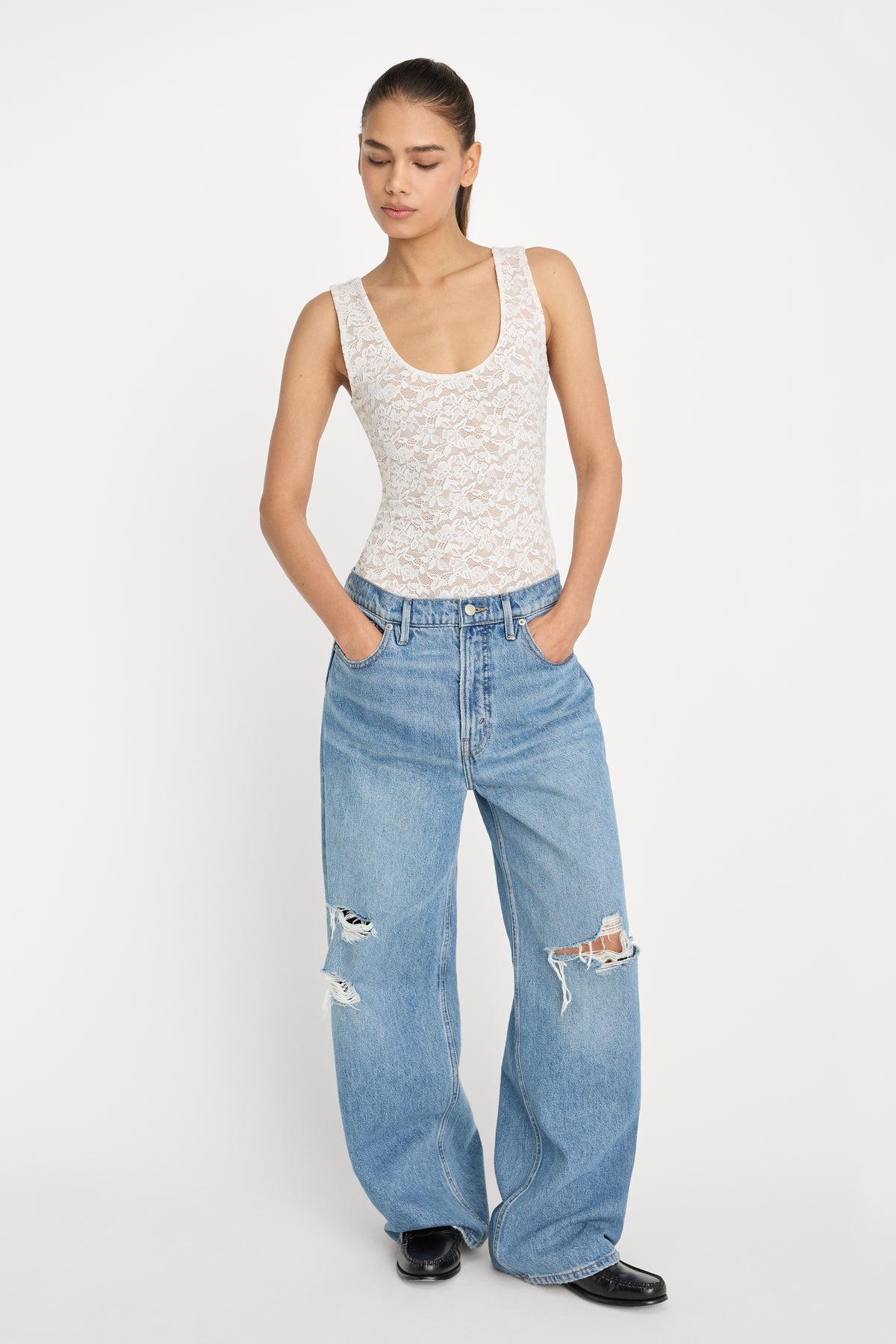 STRETCH LACE SCOOP TANK BODYSUIT | CHALK-3 | GOOD AMERICAN | MODEL_A