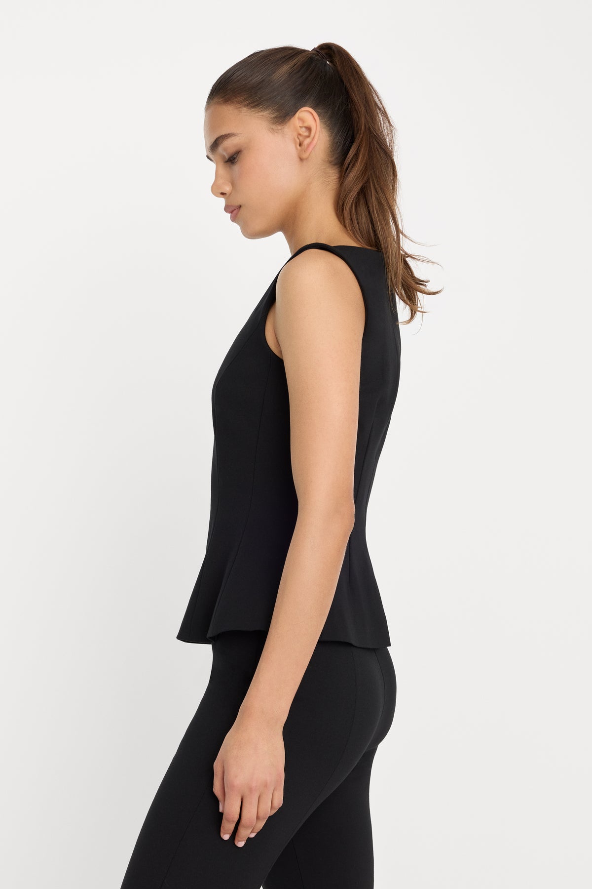 SOFT STRETCH PONTE STRAIGHT NECK TOP | BLACK001