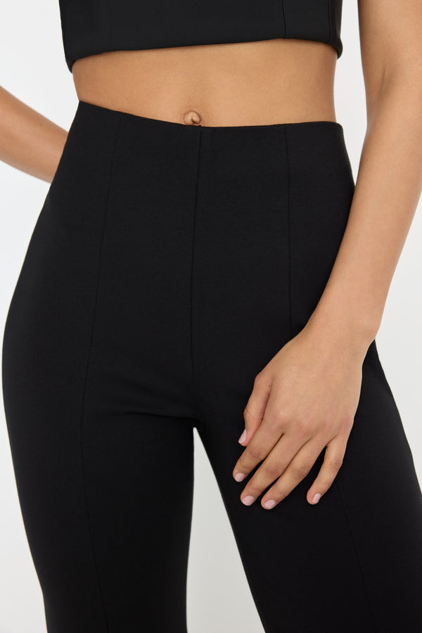 SOFT STRETCH PONTE PULL ON CAPRIS | BLACK001