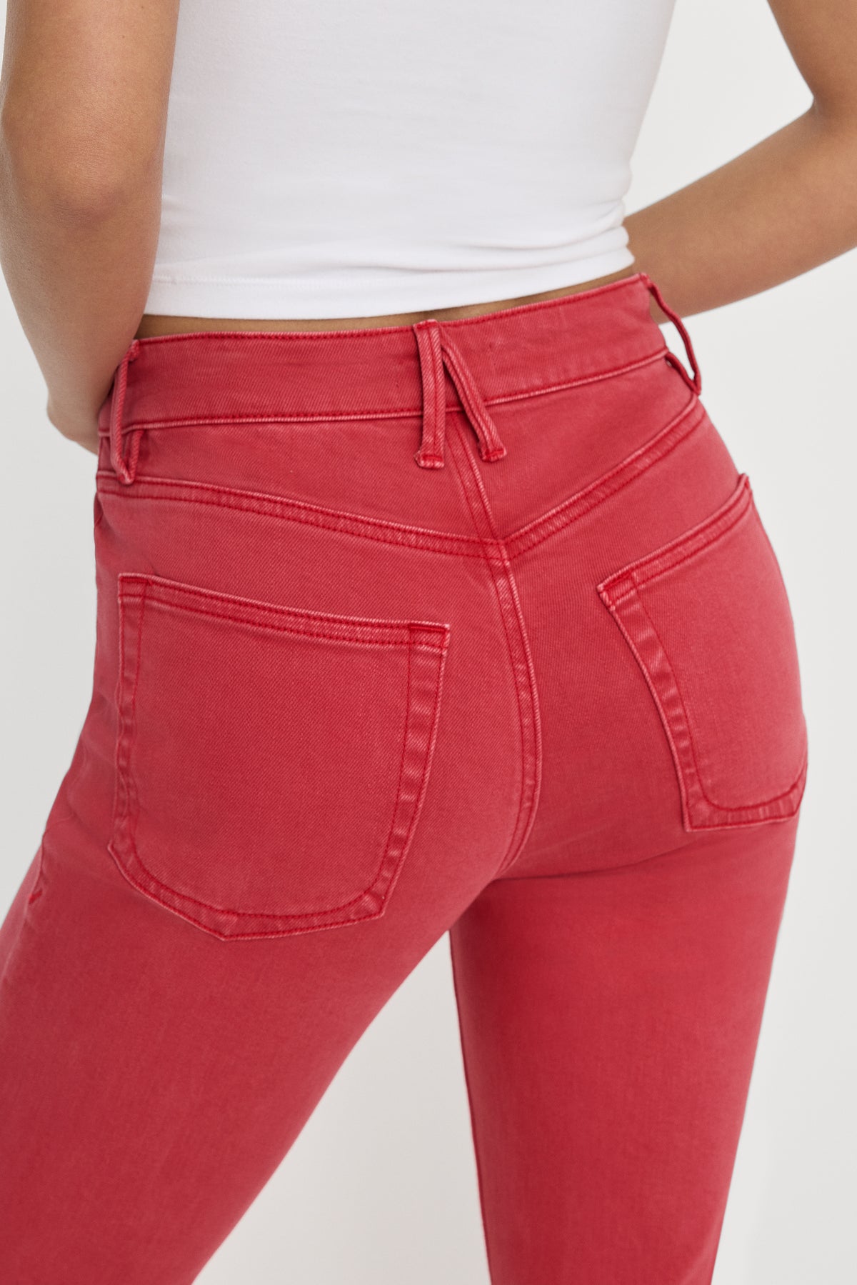 GOOD ICON ANKLE JEANS | CHERRY RED-6 | GOOD AMERICAN | MODEL_A